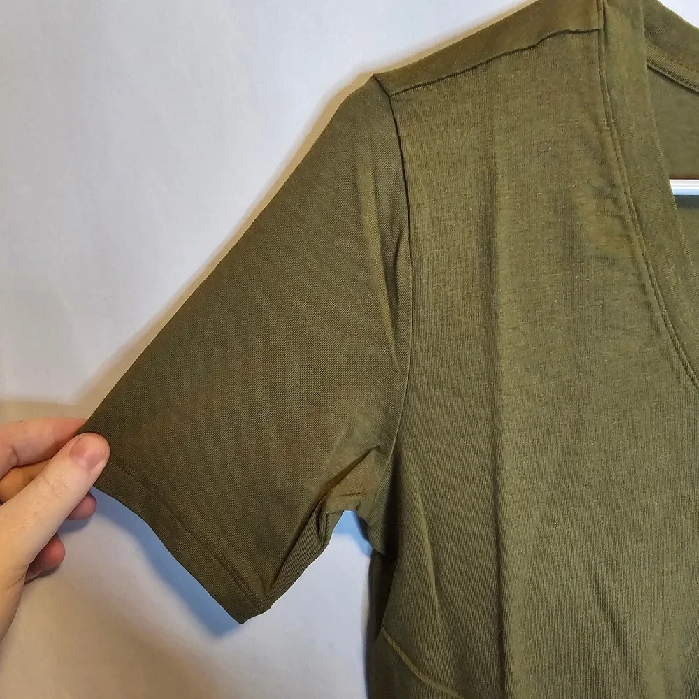 Universal Standard V-Rex Tee Military Olive Green Plus Size 4XS=XS Short Sleeve - Picture 2 of 6
